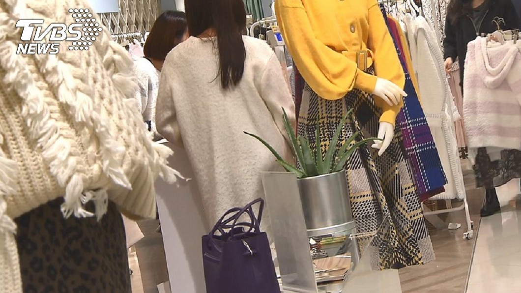 沒戴口罩!台女遭攔嗆保全 「惡意打噴嚏」下場超慘