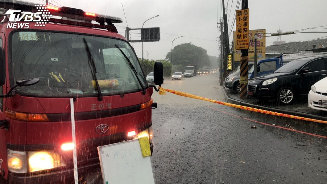 新北板橋土城瞬間大雨　樹林積水最高半公尺