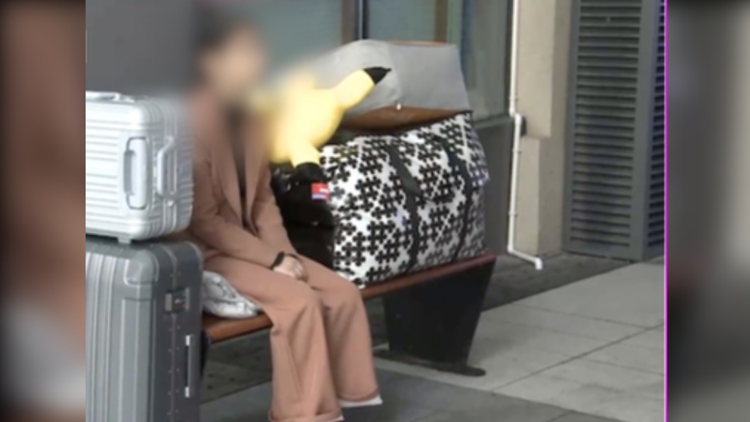 男友不告而別!癡情女「坐長椅十天」:我在等他回來
