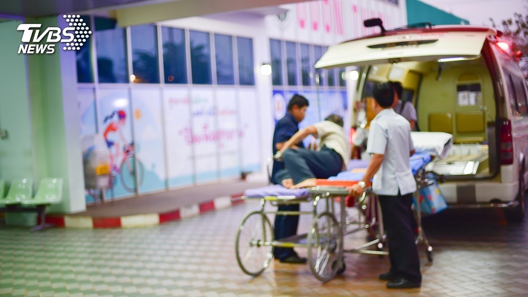 擦撞救護車不給走 運將嗆「人死我負責」害80歲嬤亡