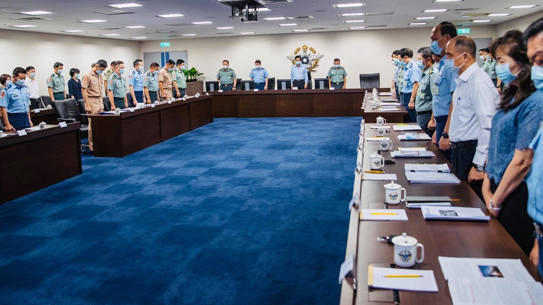 嚴德發談及漢光演習殉職士官兵,忍不住哽咽落淚。(圖/翻攝自國防部發言人臉書)