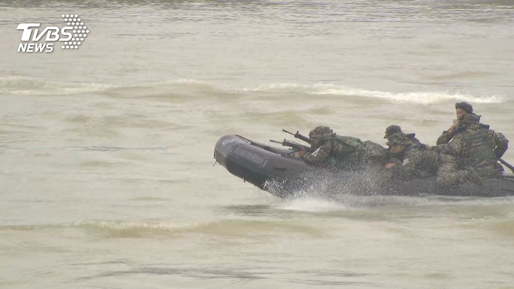 昔登陸艇進水釀22死 失蹤大兵七孔流血…深夜託夢孕妻