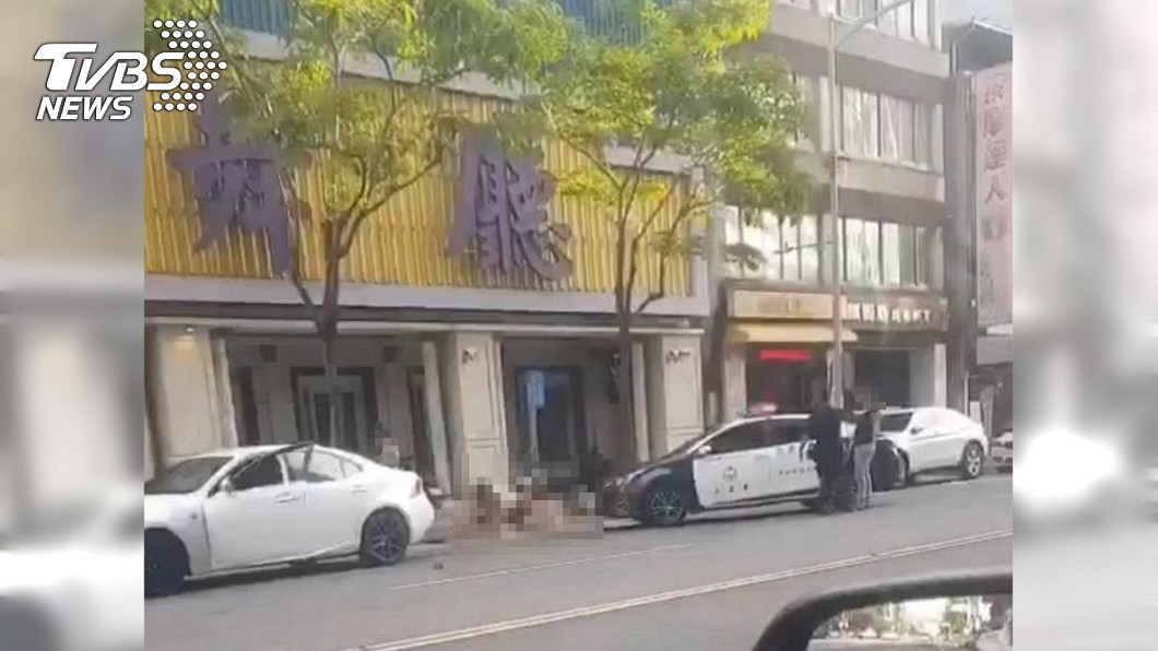 高雄男步出舞廳當街被砍 倒臥血泊送醫不治