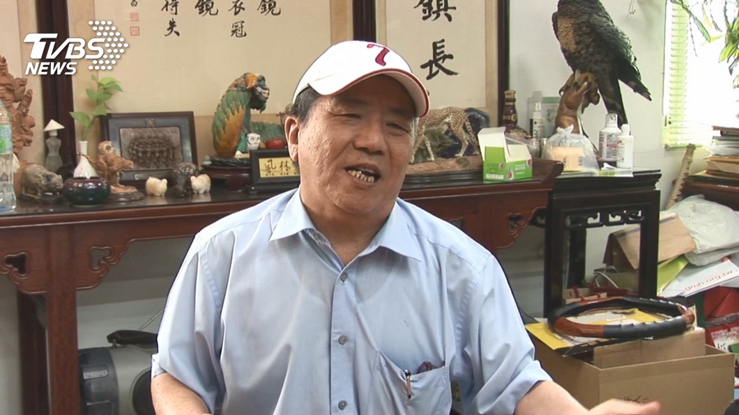 蔡啟芳出院第2天開車「自撞電線桿」 妻腳骨折送醫