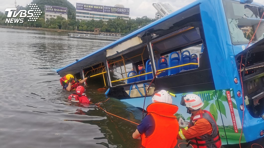 貴州公車墜河案 警方:駕駛不滿拆遷蓄意作案