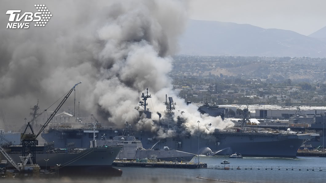 美軍兩棲攻擊艦驚傳爆炸起火 至少18水手送醫