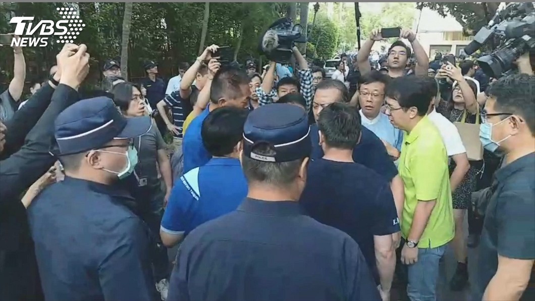 監委人事案闖關 藍綠立委激烈衝突受傷濺血