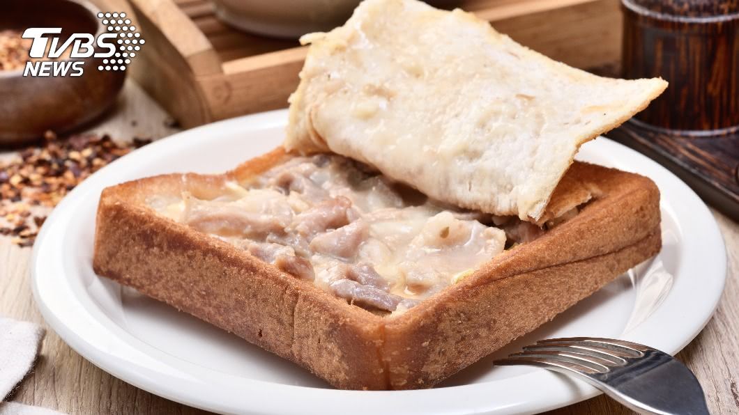 日本人現在瘋這味 臺南招牌小吃「棺材板」