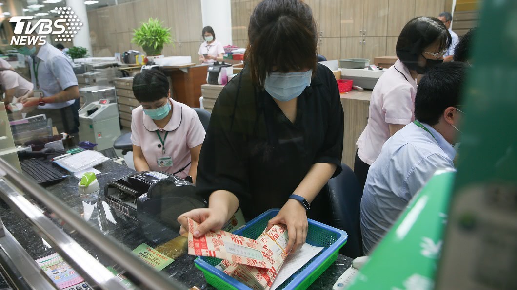 郵局開賣振興三倍券首日 網路當機13分鐘