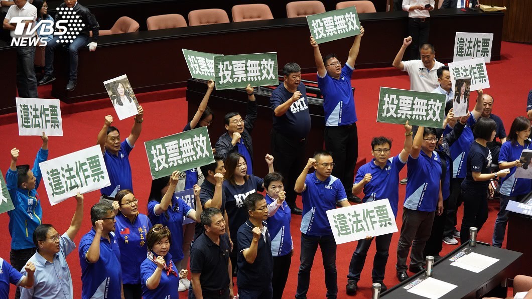立院監委同意權案投票 藍拆圈票處再爆衝突