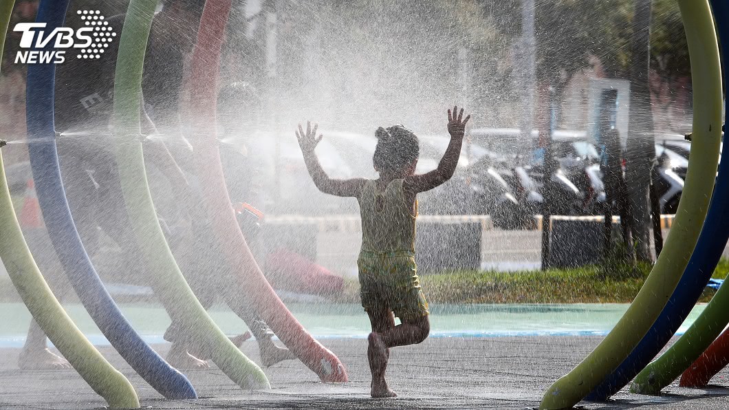 各地天氣炎熱高溫上看38度 留意午後雷陣雨