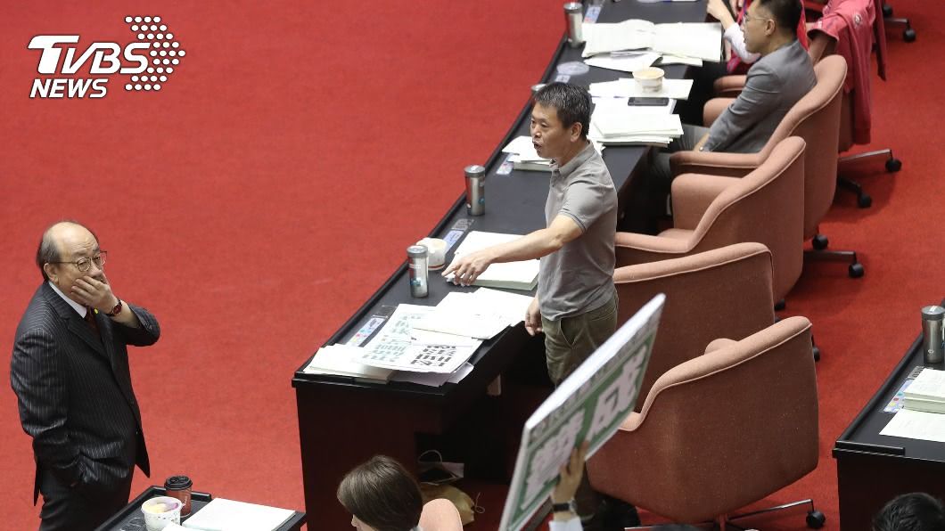 國民法官法草案 立院挑燈夜戰拚到晚間12時