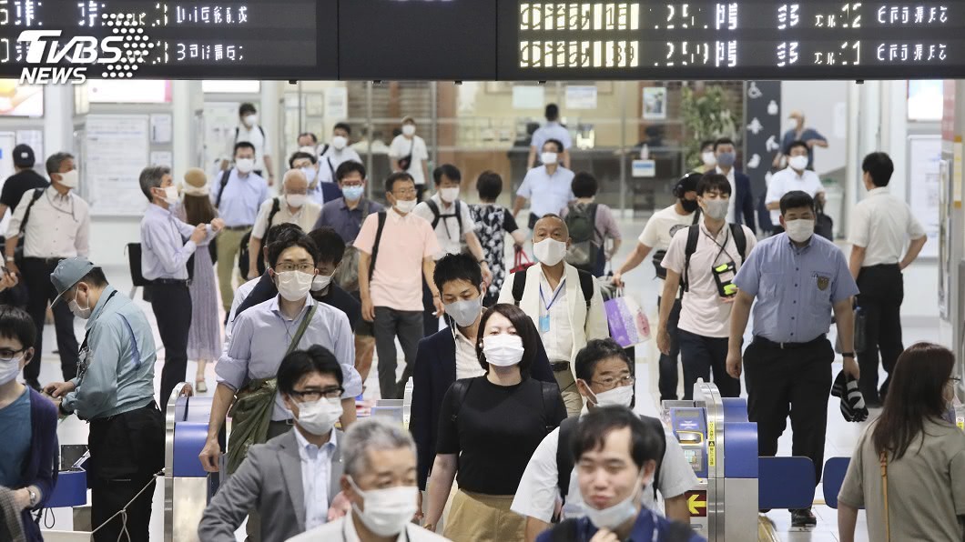 日本東京民眾該不該出遊? 菅義偉與小池不同調