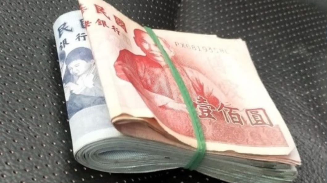 另類「鈔票收納法」被笑俗 網一看全跪了:真正的田僑仔