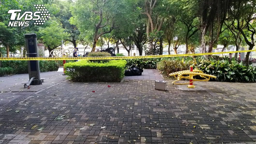 板橋華江公園驚現男屍…「胸口插刀」躺血泊身亡
