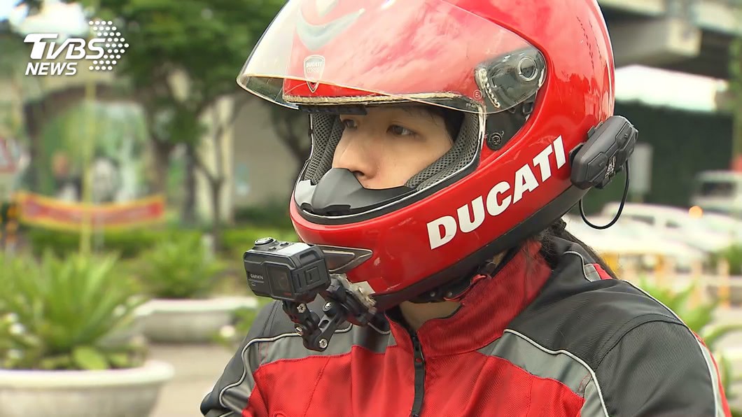 安全帽加裝行車紀錄器開罰500? 標準檢驗局:非固定式不罰