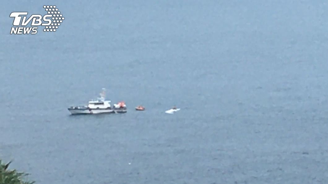 貢寮龍洞百人遭浪捲走為誤傳 2潛水客平安上岸