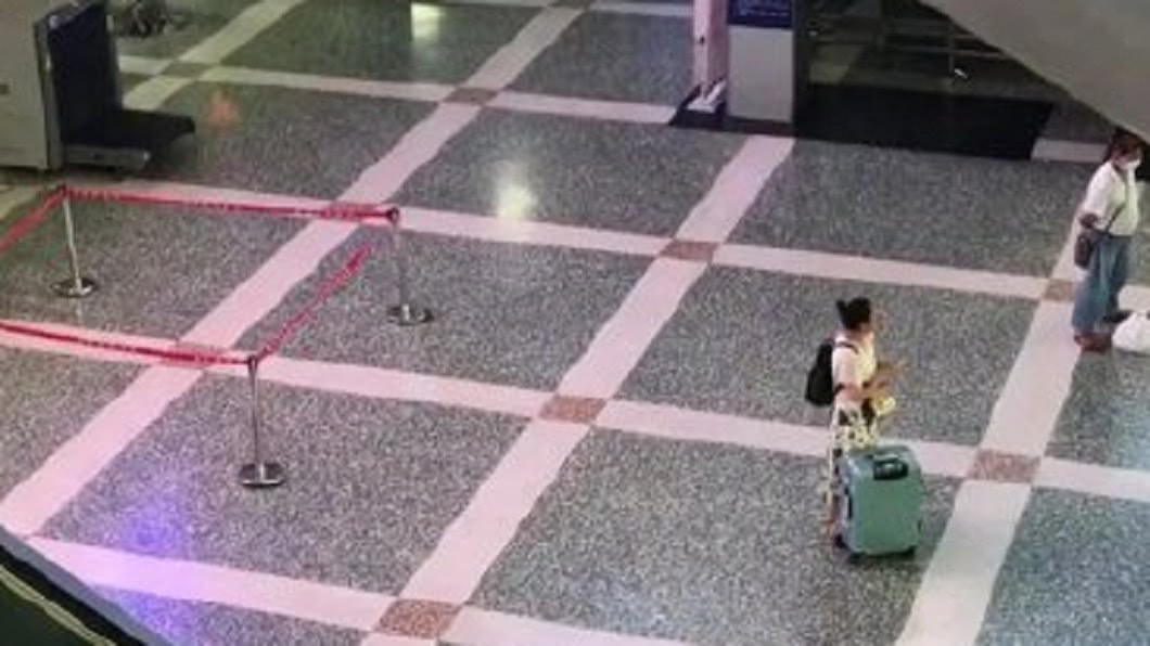 火車站等車！陌生男突抓3歲兒丟下樓…媽跪地崩潰呼救