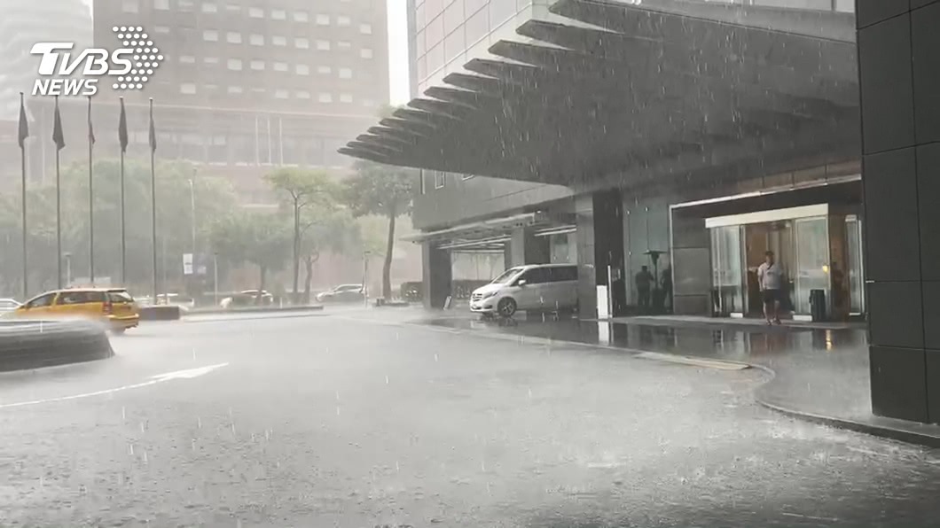 全台18縣市發豪雨特報 5縣市列入「豪雨警戒」