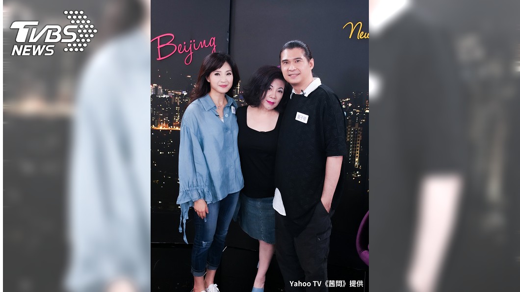 方季惟（圖左）與資深媒體人陳文茜（圖中）進行心靈對談。（圖／Yahoo TV提供）