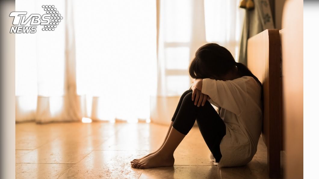 許多人平時精明，但談戀愛會秒變「戀愛腦」。（示意圖／shutterstock達志影像）