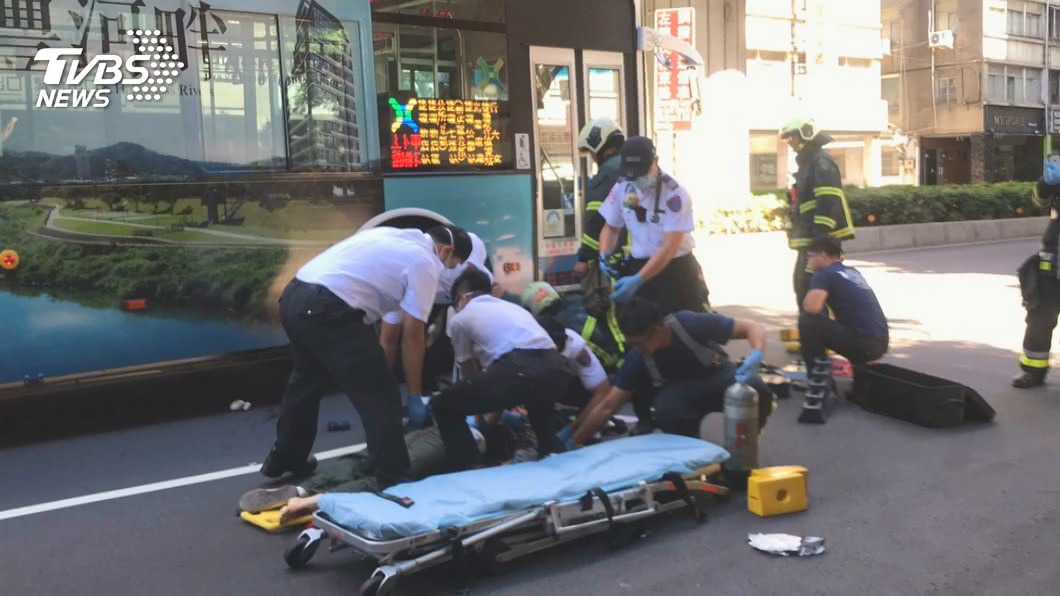 突開車門害女騎士遭輾　賓士車女駕駛改口認罪賠220萬