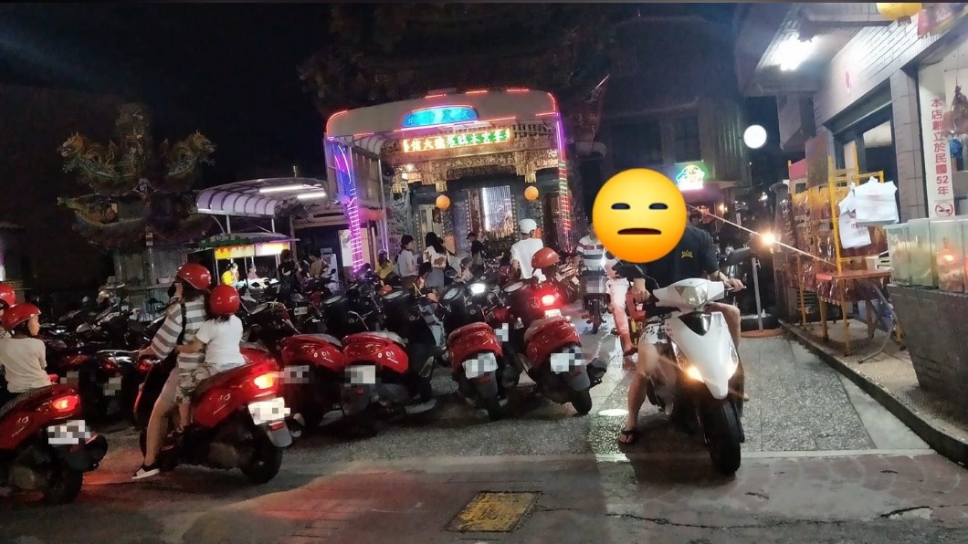小琉球遊客暴增，交通亂象將加強取締。（圖／翻攝自小琉球聯盟 臉書社團）