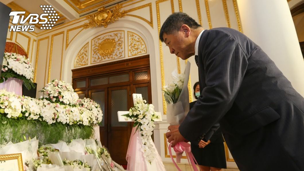 陳時中上午赴台北賓館追思前總統李登輝。（圖／中央社）