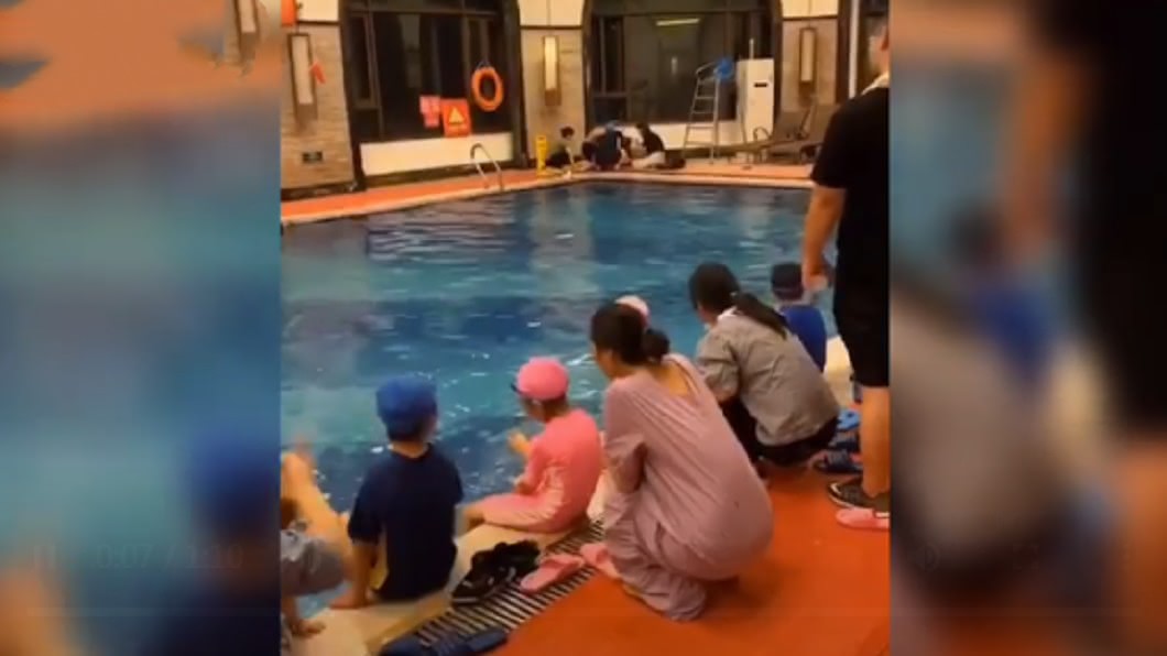 6歲童學游泳掙扎10分鐘溺斃 教練沒點名渾然不知