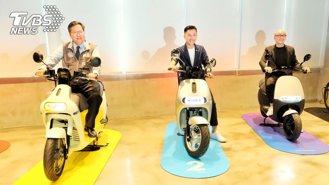 為2020台灣設計展宣傳 林智堅首站參訪Gogoro