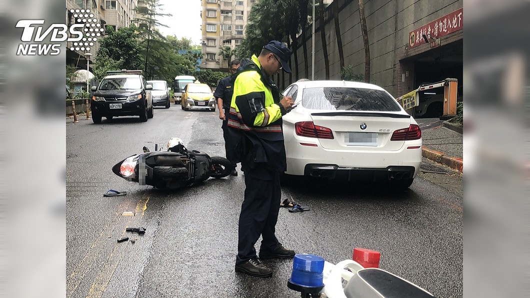 行車糾紛亮槍反被奪 男子被打趴鮮血直流