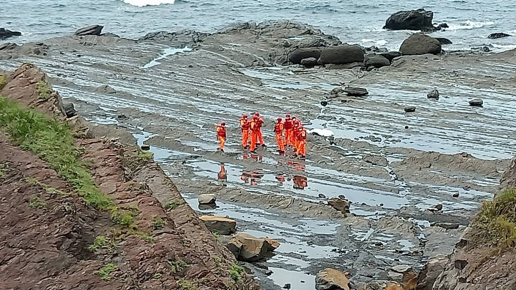 貢寮潮間帶驚見男屍…泡水浮腫難辨識臉部 身分待查
