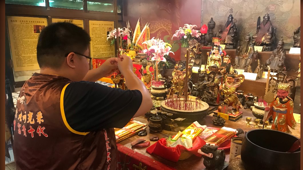科技時代神仙也開直播間!用手機宛如親臨道場