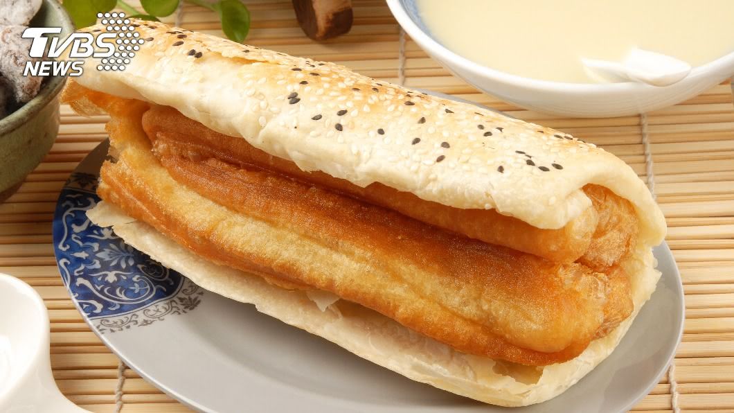 千萬不要油條配豆漿!營養師揭「地雷早餐」 吃了嗜睡還會胖