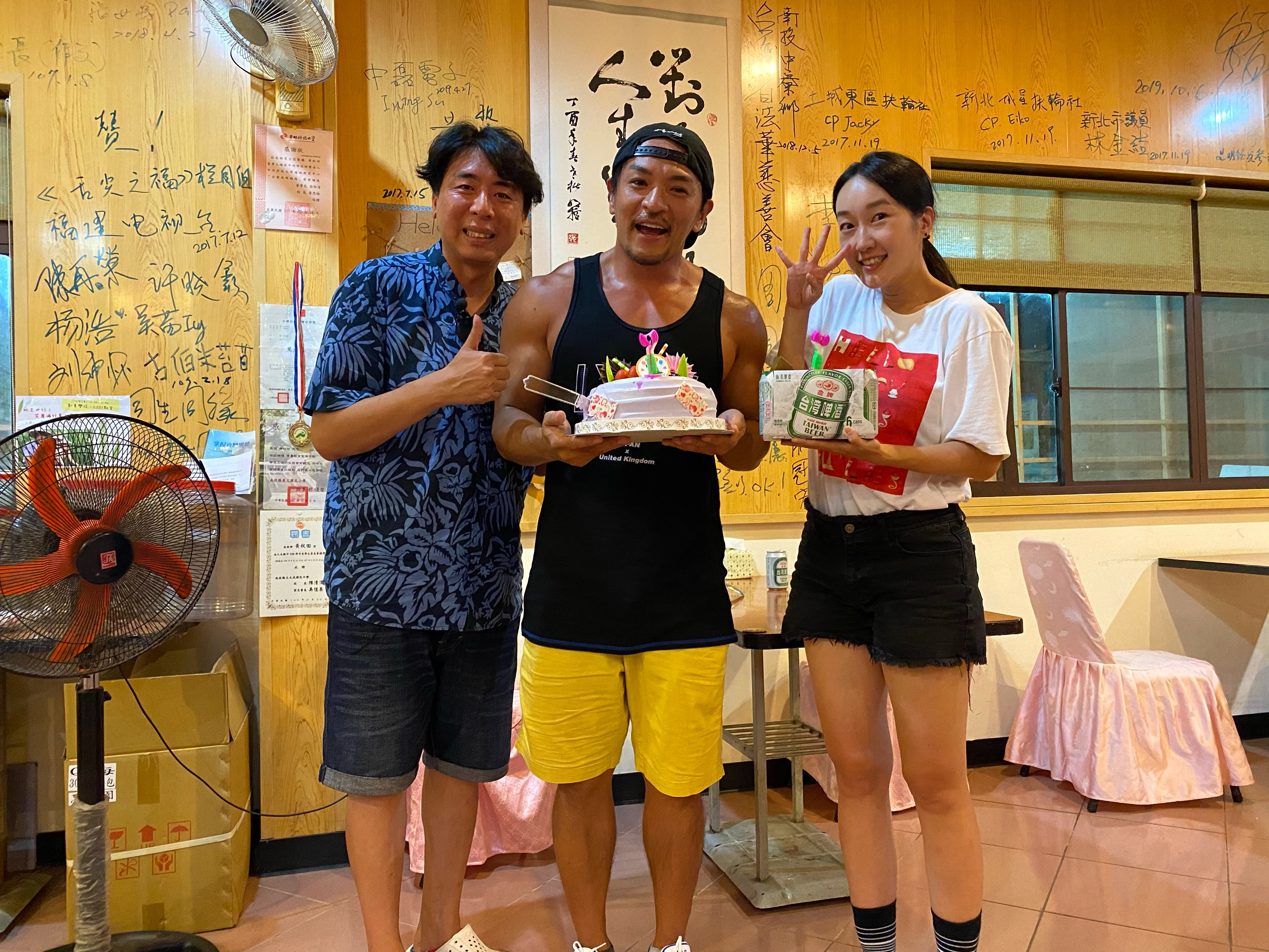 巴鈺客串主持食尚玩家，和梁赫群、夢多搭檔
