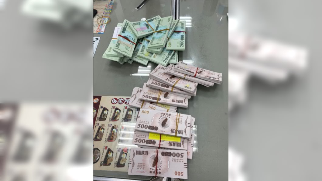 40多萬!客捧1400張三倍券買貨車 網:蓋章到手軟