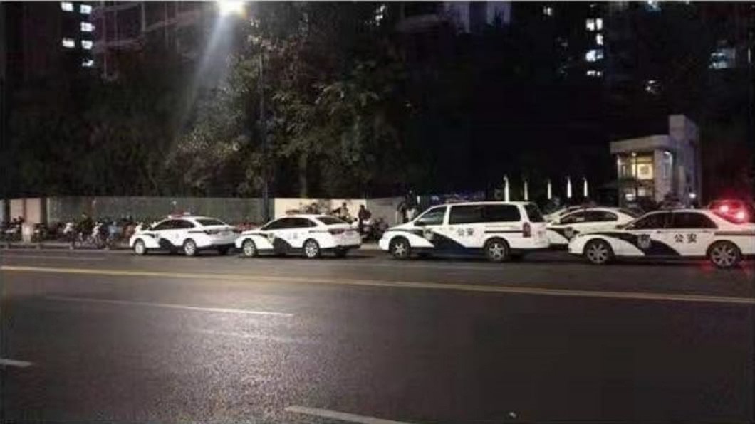 上海1處小區的凶宅，日前上網掛牌出售。（圖／翻攝自微博）