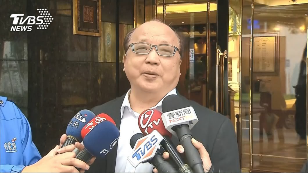 胡志強幽默報平安:下次要跟韓國瑜保持安全距離