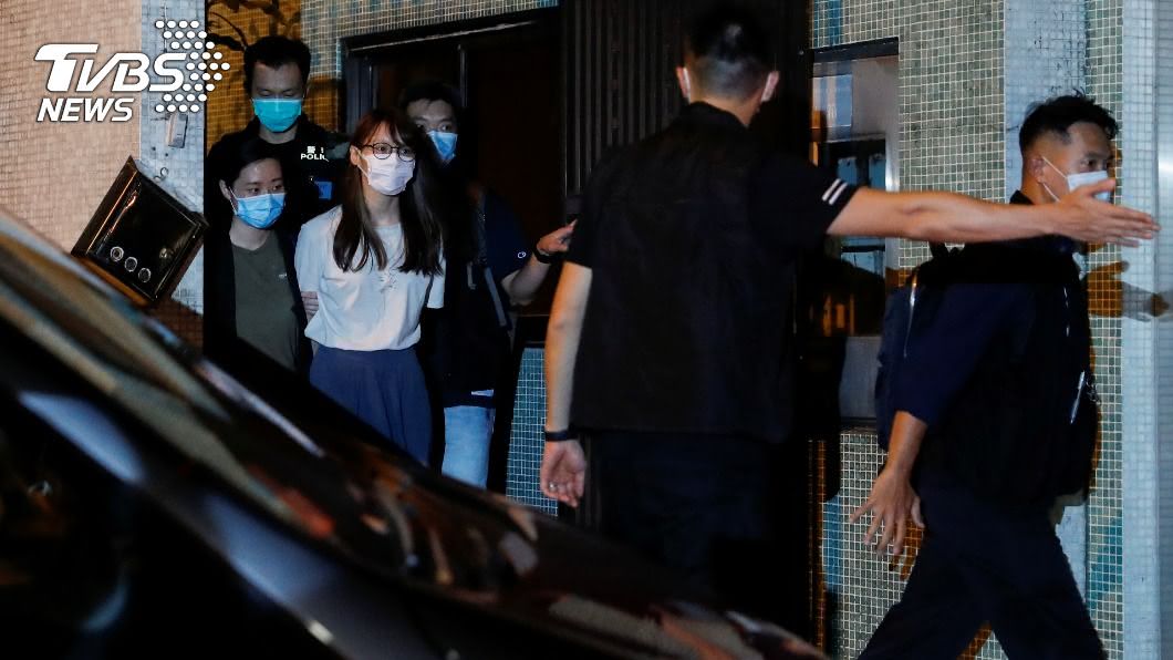 港「民主女神」周庭被捕 菅義偉:對香港情勢重大憂慮
