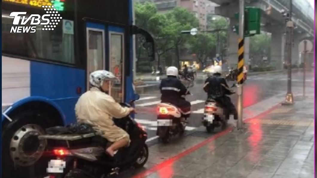 北北桃大雷雨！「淹水警戒區」出爐　15縣市豪、大雨