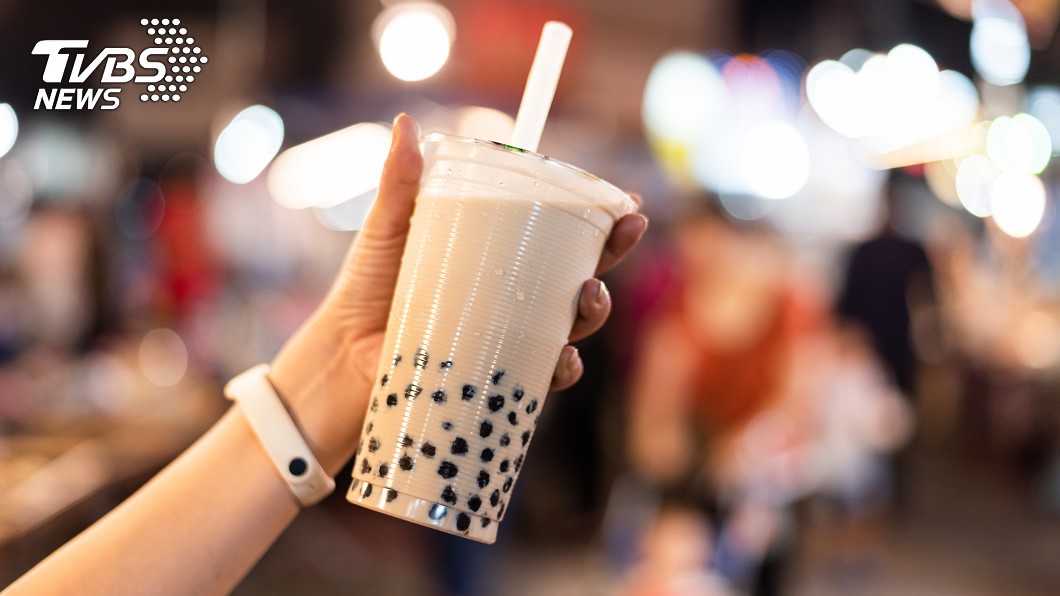 奶茶沒封好「噴濺毀愛車」 店員1行為秒惹怒他