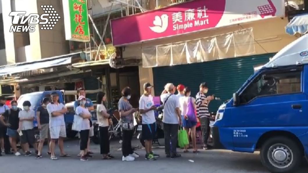 美廉社5萬盒口罩搶不到?網曝內情:店員「手法」成關鍵
