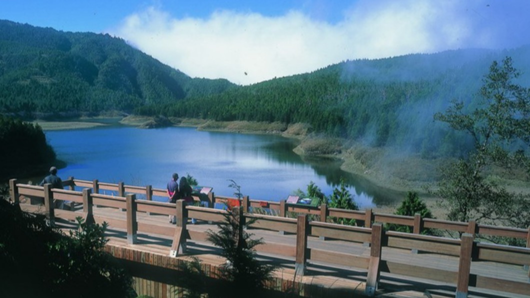▲從翠峰湖環山步道入口走到湖畔觀景台,路程不長且非常輕鬆。(圖/ 太平山國家森林遊樂區提供)