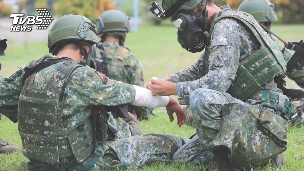 陸軍6軍團砲指部「庫房爆炸」!3士官兵一度受困火場