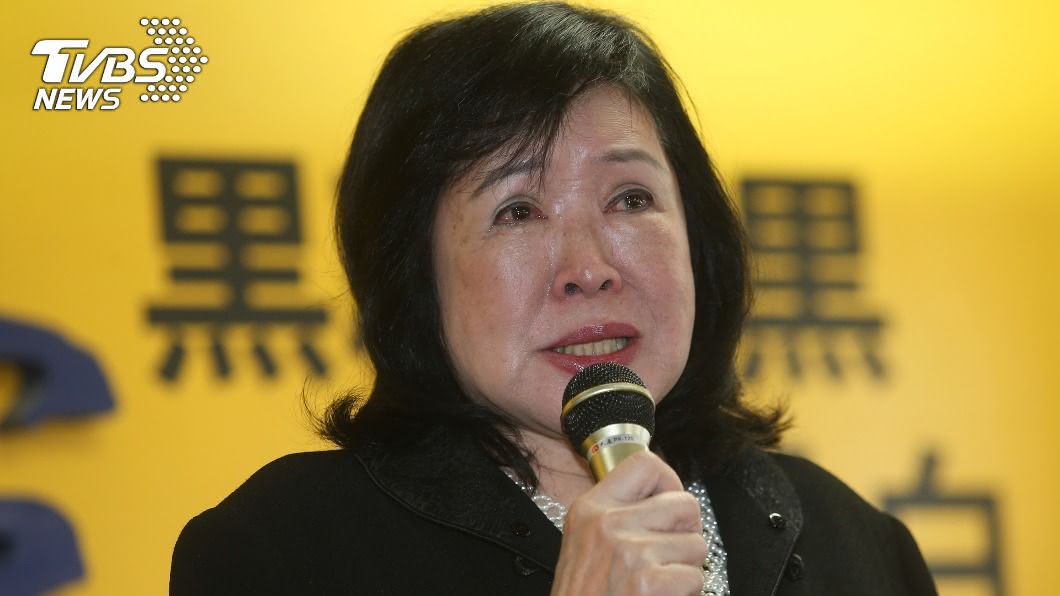 鄭惠中朝李登輝肖像潑漆 民進黨:嚴厲譴責