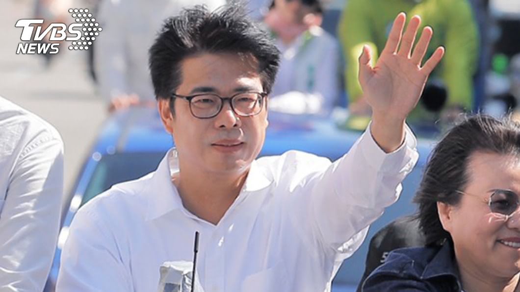 陳其邁選前造勢破十萬人　哽咽：願為高雄努力大步邁進