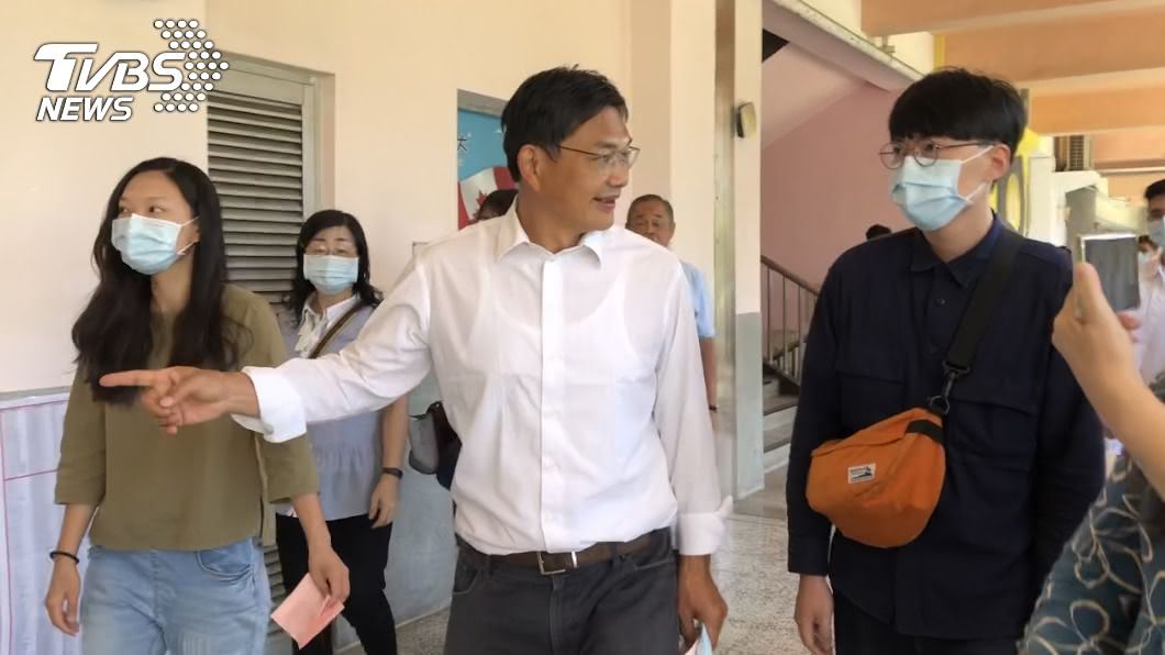 高市長補選偕兒女投票　吳益政：放下心中大石