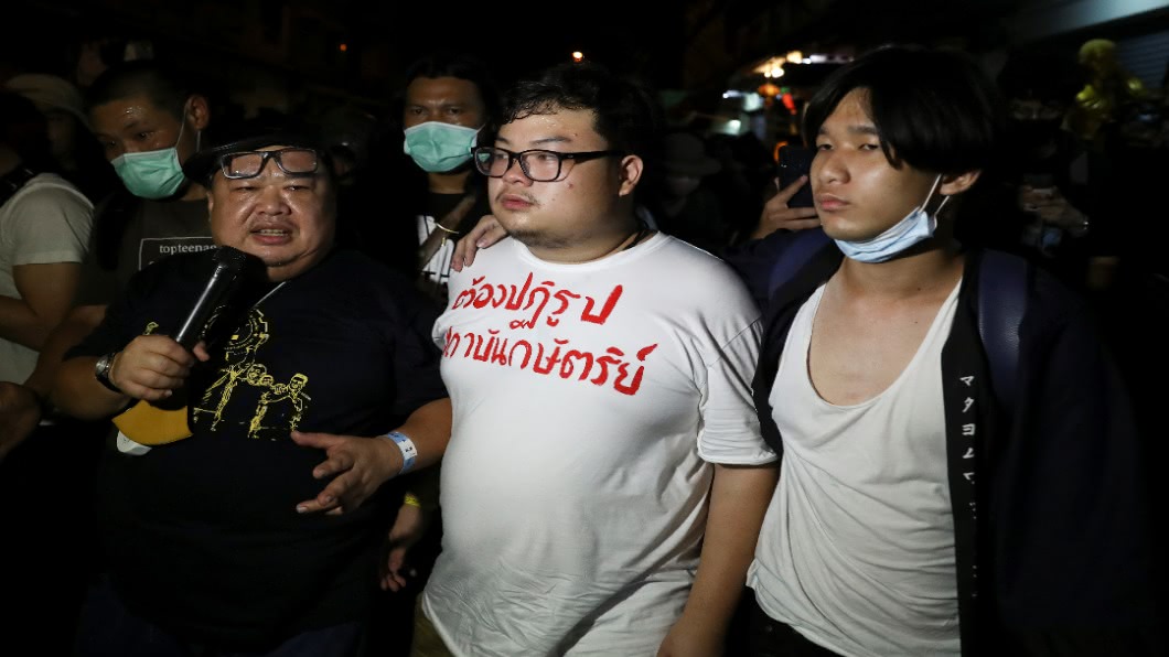 泰國爭民主!學運萬人上街.六年來最大