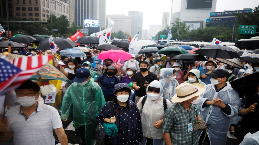 首爾教會爆大型群聚!牧師阻礙疫調遭告