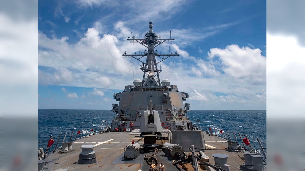 美海軍作戰艦穿越台灣海峽 國防部證實:全程掌握